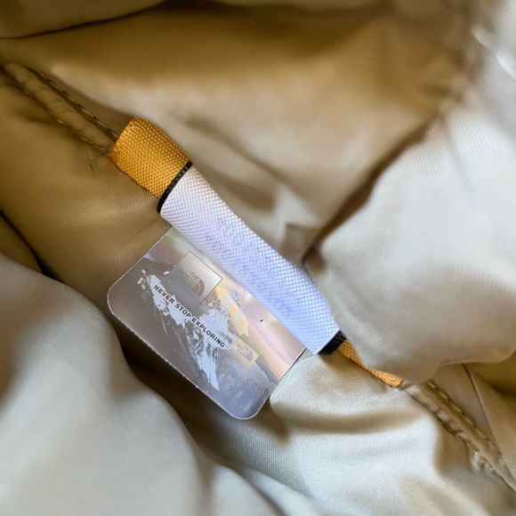 The North Face Sherpa Nuptse Jacket - Picture 11 of 12